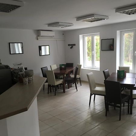 By The River Hotel Oryakhovo Ngoại thất bức ảnh